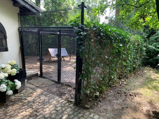 Une cage pour poule